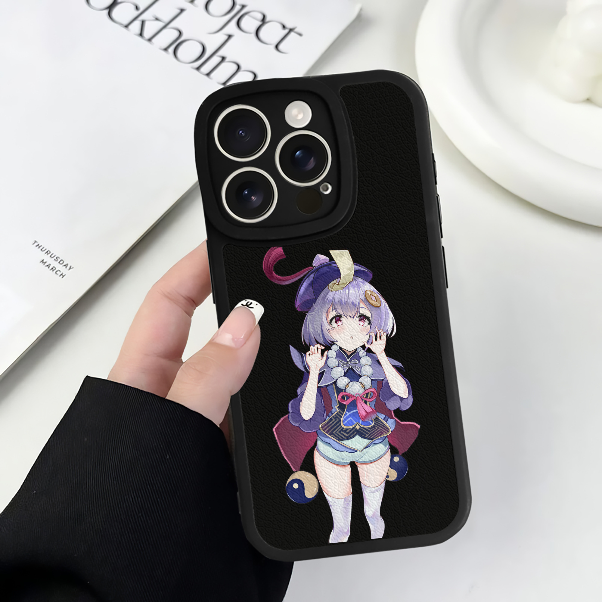 げんし神 七七 なな  genshin Nana 【iPhone 16シリーズ対応】シリコンスマホケース（レザー調） 材質：シリコン